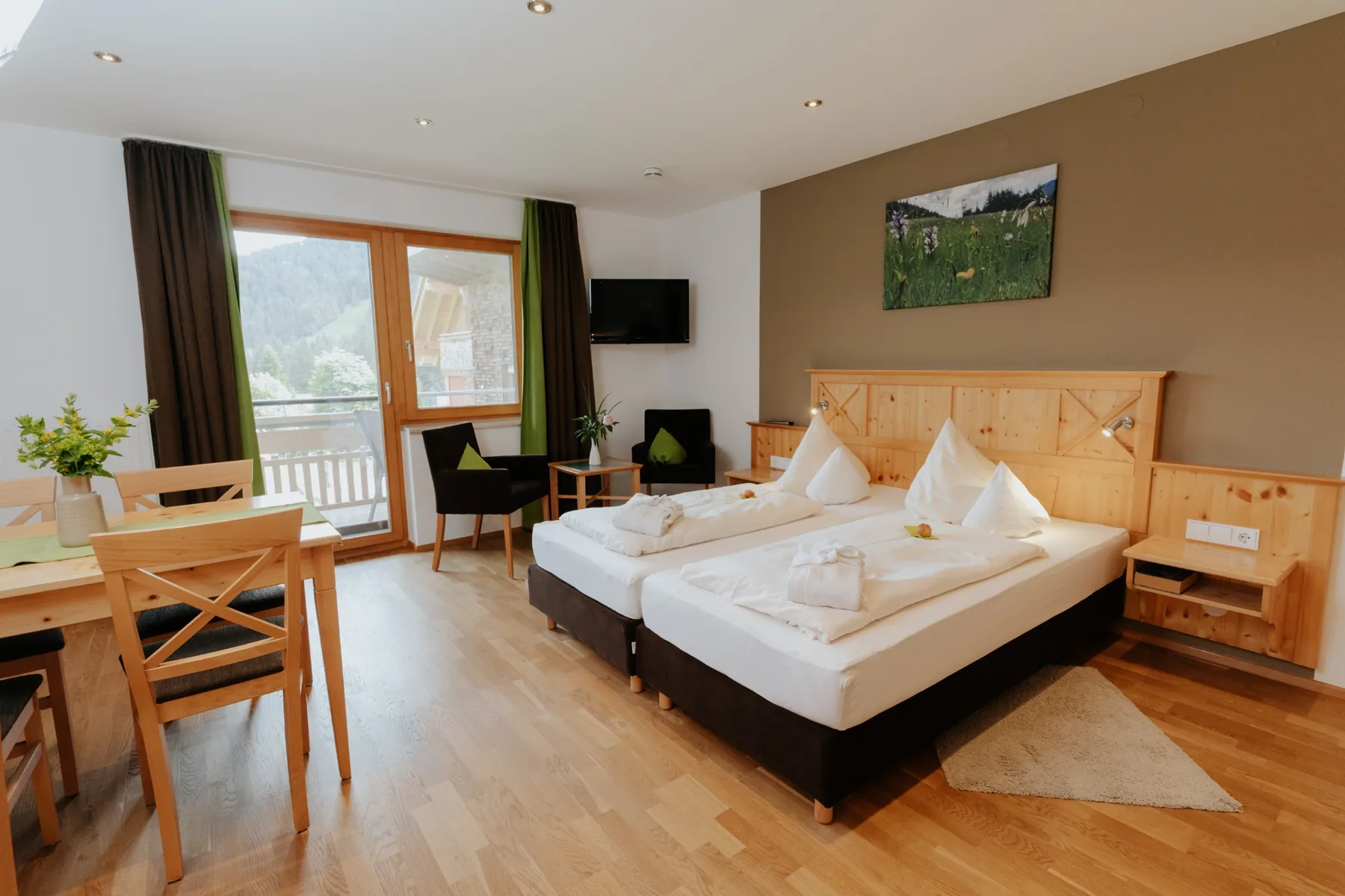 Wohn-Schlafraum der Ferienwohnung Edelweiß
